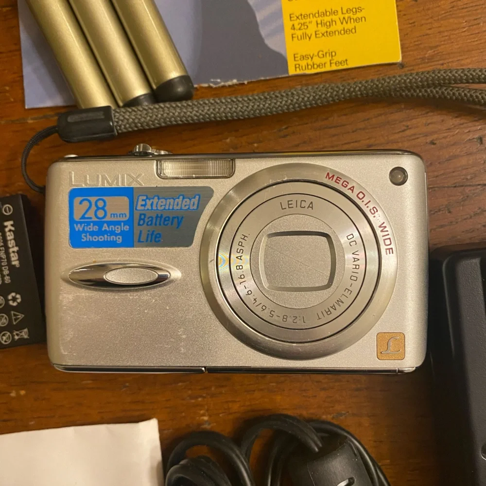 Panasonic Lumix DMC-FX01 Digital Camera Battery & Charger + Accessories Silver